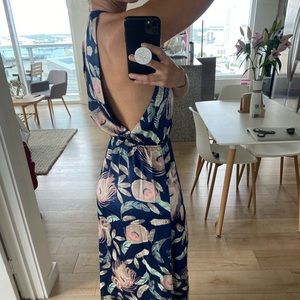 Open back maxi dress. Very light and breathable material.